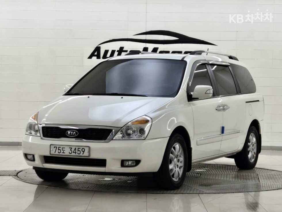 2011 kia carnival