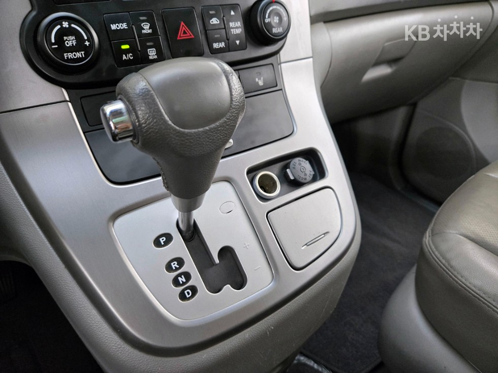2011 - kia carnival