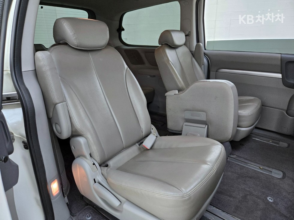 2011 - kia carnival