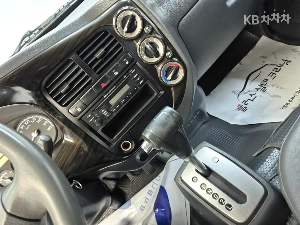 2011 - kia bongo iii