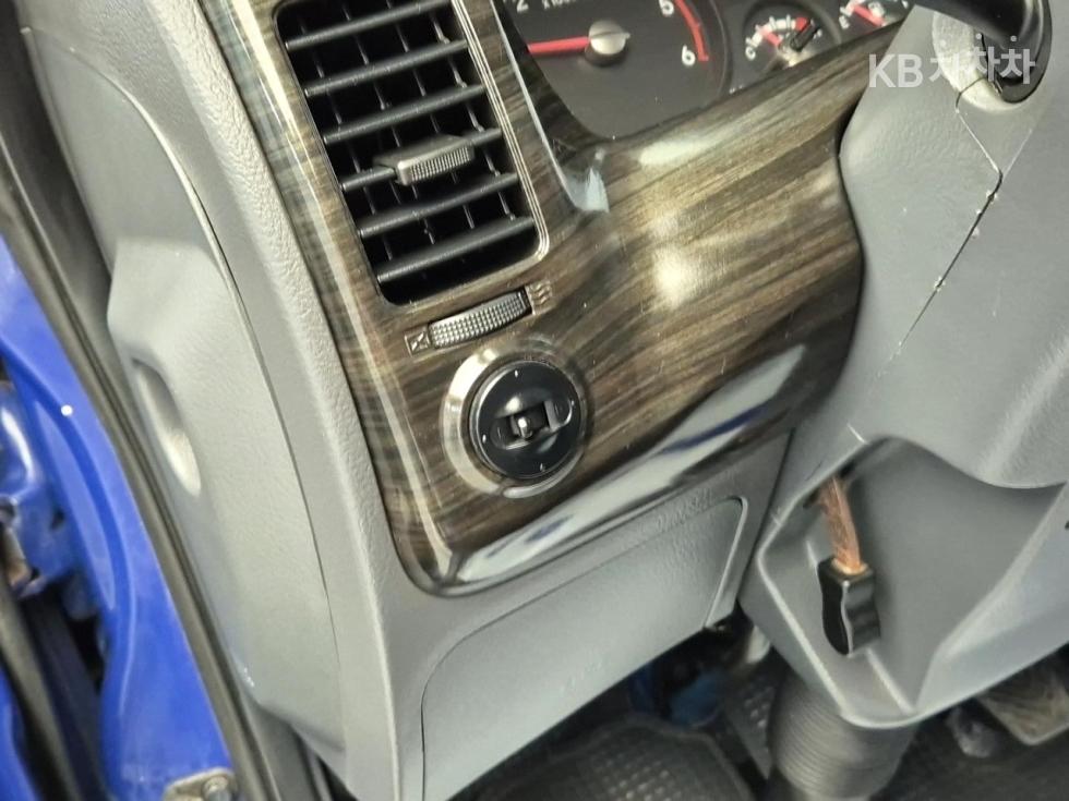 2011 - kia bongo iii