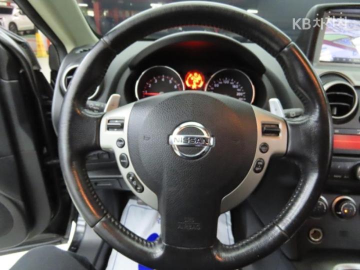 Nissan Rogue 4WD CVT Premium 9