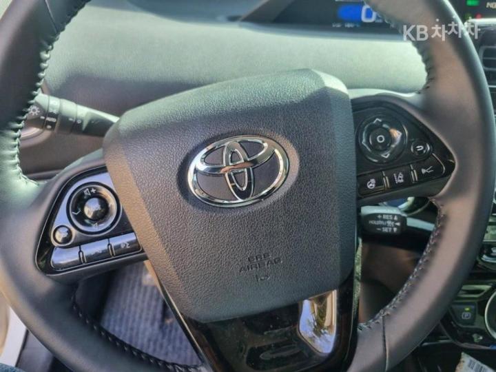 Toyota Prius Prime 1.8 PHEV 6