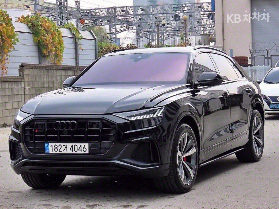 Audi Q8 — miniaturë 2