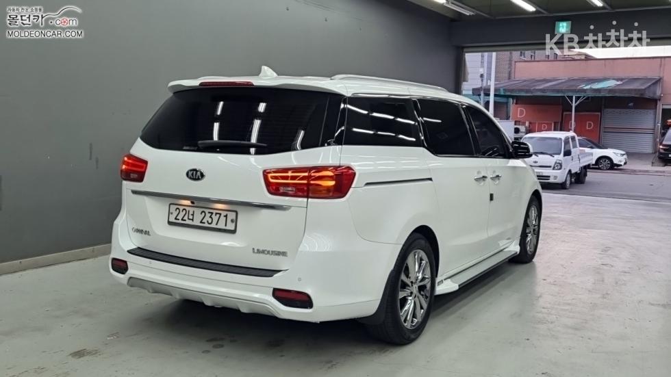 2019 - kia carnival