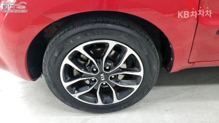 Kia Soul 1.6 GDI Luxury Base Type 9