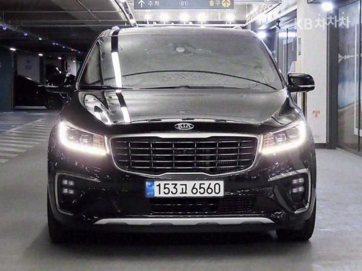 Kia Carnival 2.2 Diesel Noblesse Special 3