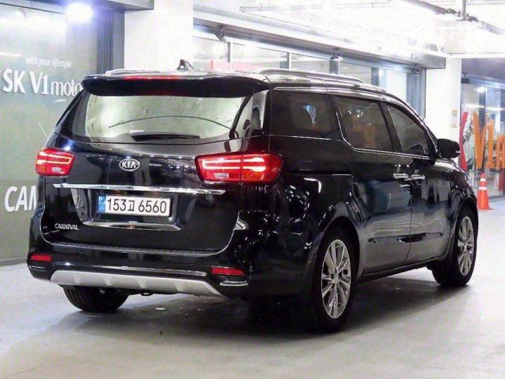 Kia Carnival 2.2 Diesel Noblesse Special 5