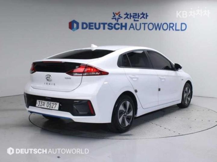 Hyundai IONIQ I 3