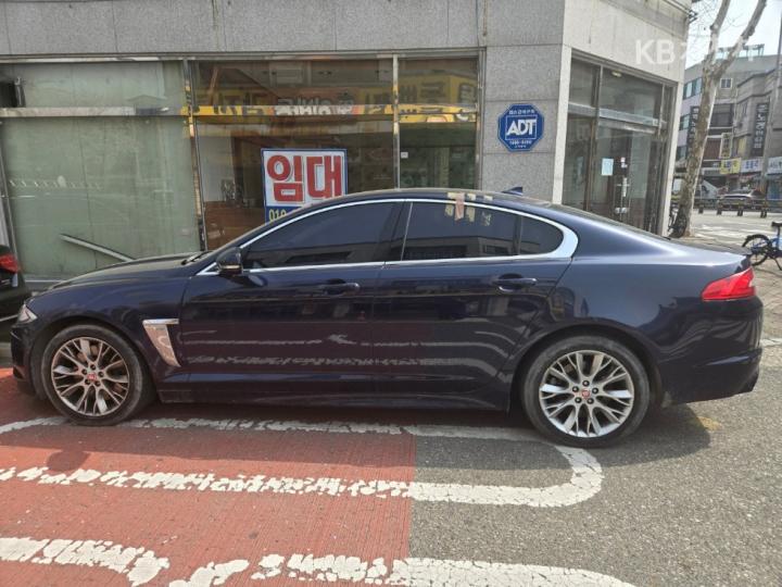 Jaguar XF New 3.0SC Luxury X250 6
