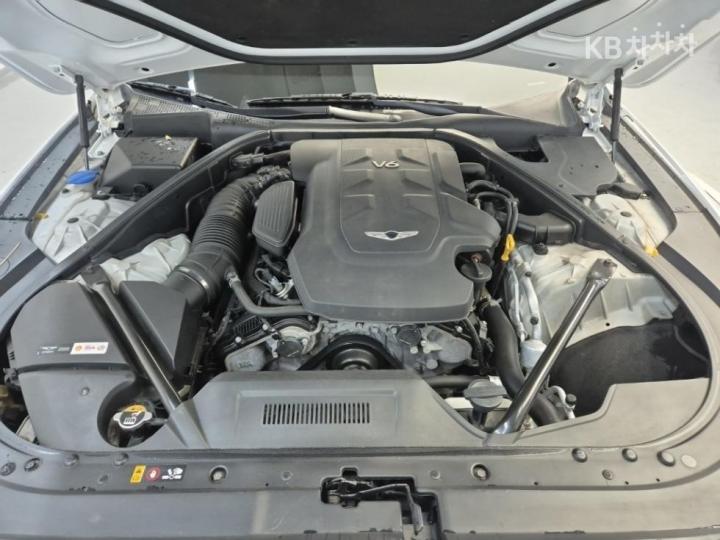 Genesis G80 3.3 GDI AWD Premium Luxury 6