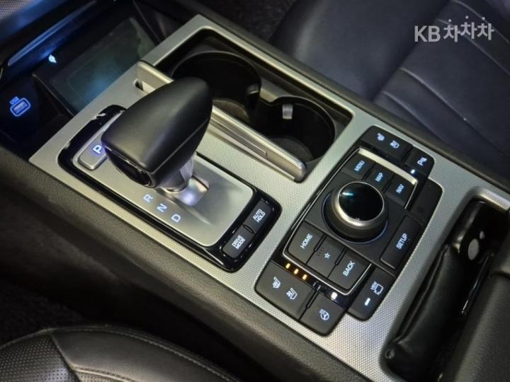 Genesis G80 3.3 GDI AWD Premium Luxury 9