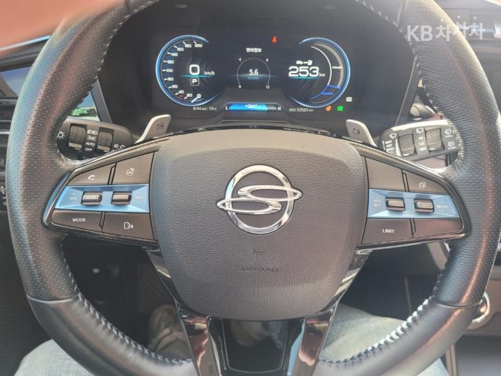 KG Mobility (Ssangyong) Korando Emotion E3 Base Type 9