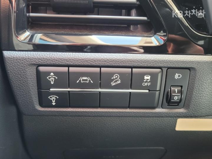 KG Mobility (Ssangyong) Korando Emotion E3 Base Type 10