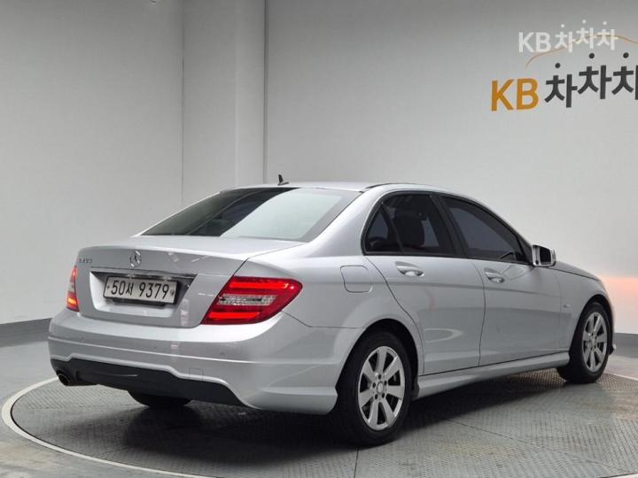 Mercedes-Benz C-Class New C200 CGI Avantgarde 4