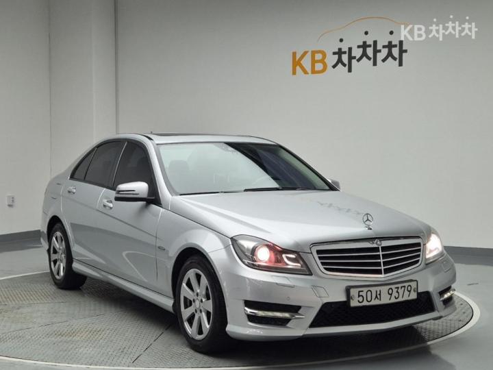 Mercedes-Benz C-Class New C200 CGI Avantgarde 5