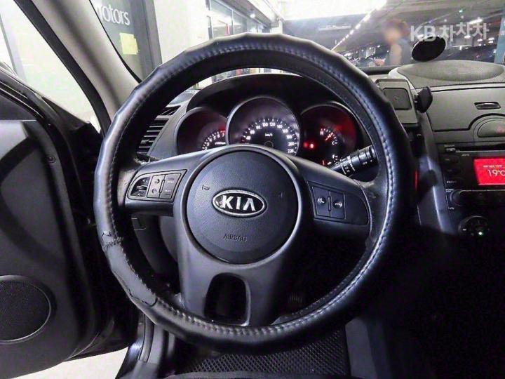 Kia Soul 1.6 2U Premium Type 9