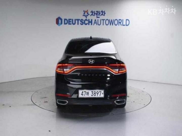 Hyundai Grandeur IG 2.4 Premium Base Type — фото 4