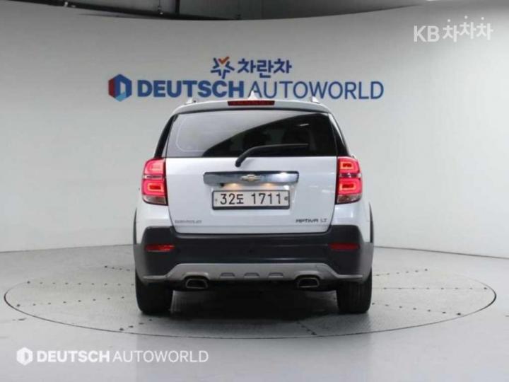 Chevrolet Captiva 2WD LT Premium 5