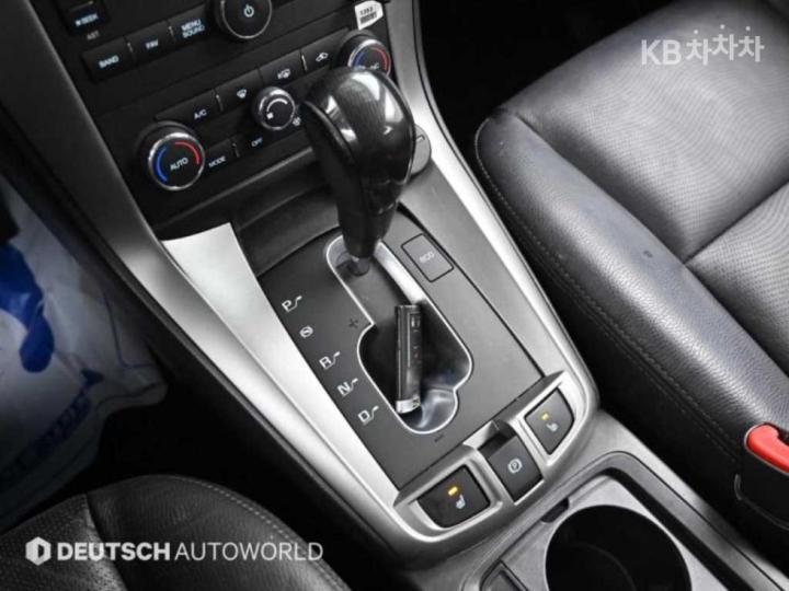 Chevrolet Captiva 2WD LT Premium 10