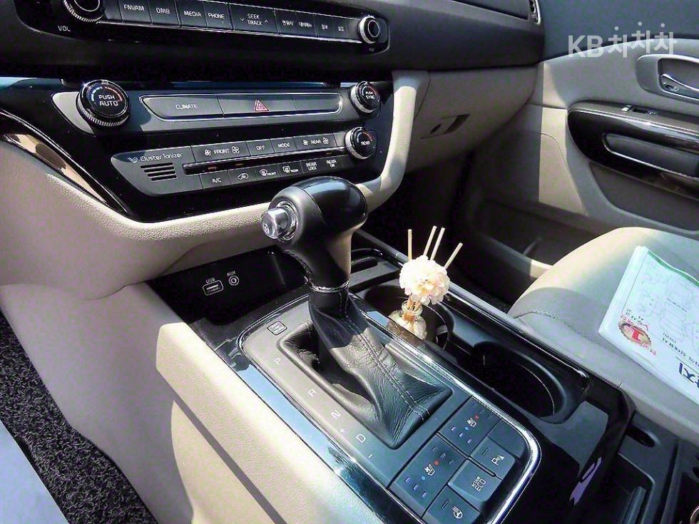 2016 - kia carnival