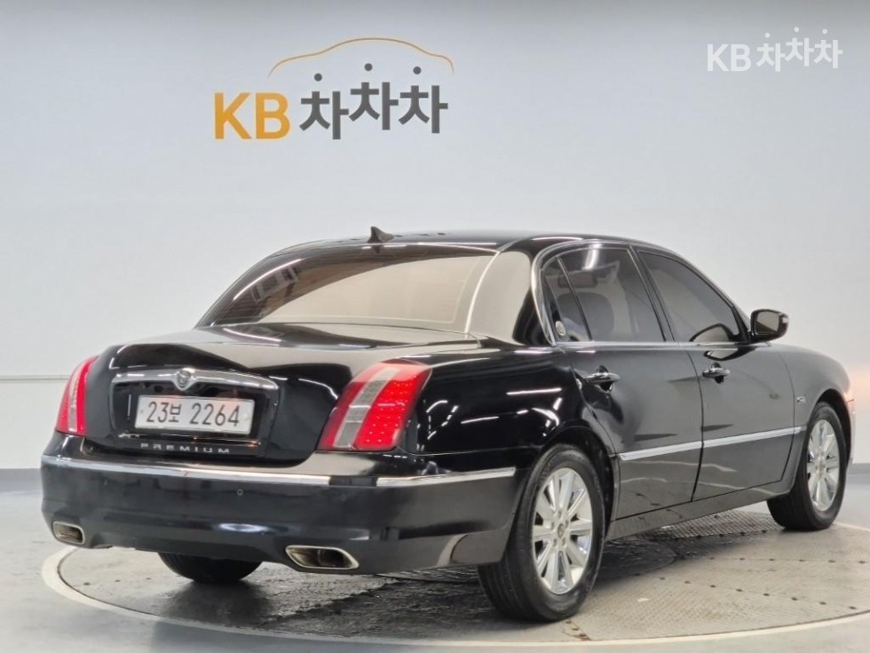Kia Opirus — miniaturë 3
