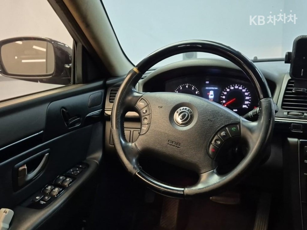 Kia Opirus — miniaturë 9