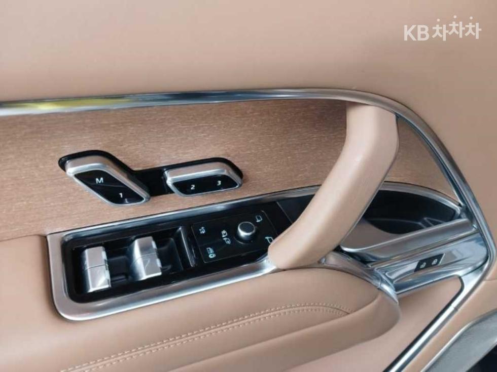 Land Rover Range Rover — miniaturë 9