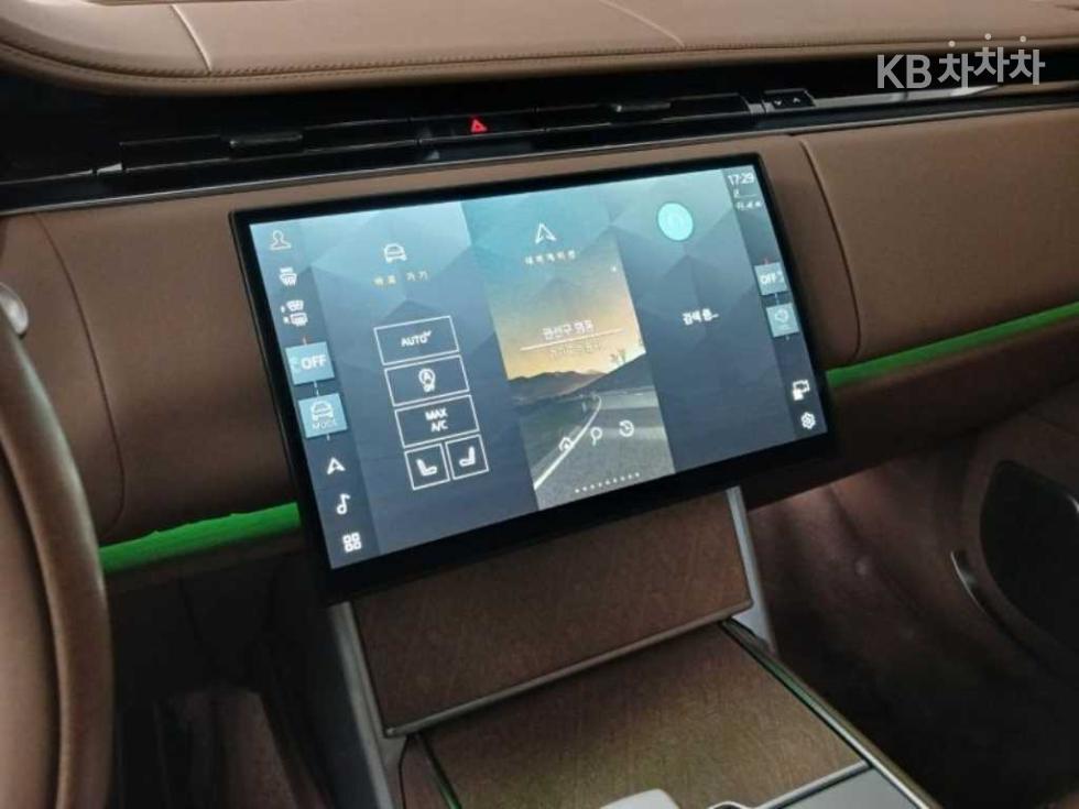 Land Rover Range Rover — miniaturë 13