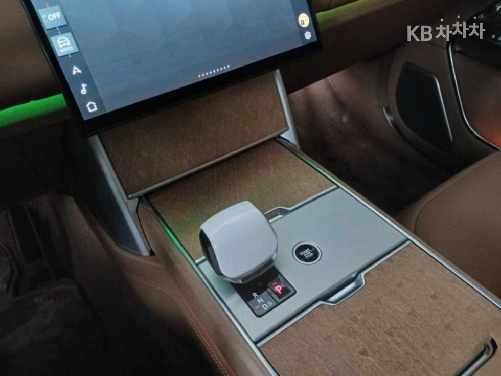 Land Rover Range Rover — miniaturë 15