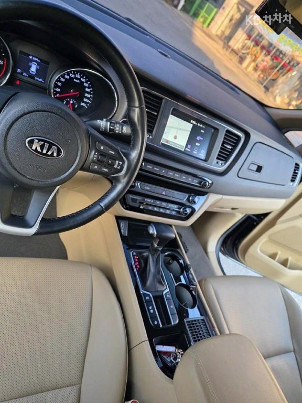 2019 - kia carnival