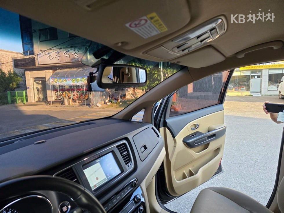 2019 - kia carnival
