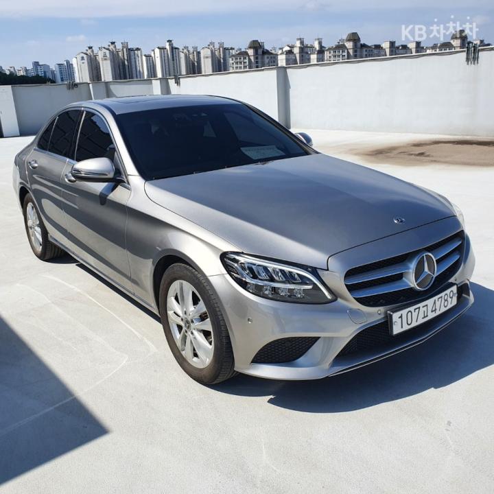 Mercedes-Benz C-Class C220d Avantgarde W205 4