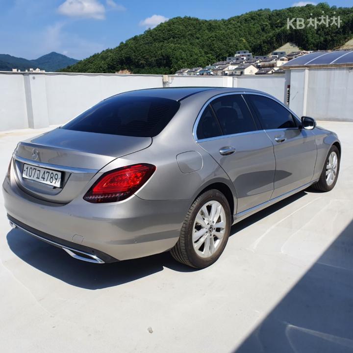 Mercedes-Benz C-Class C220d Avantgarde W205 5