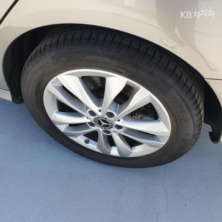 Mercedes-Benz C-Class C220d Avantgarde W205 8