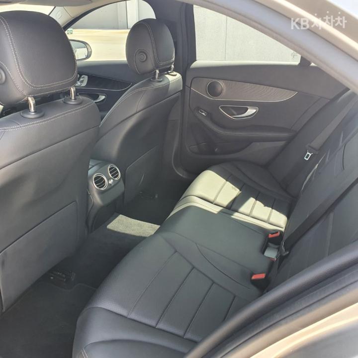 Mercedes-Benz C-Class C220d Avantgarde W205 9