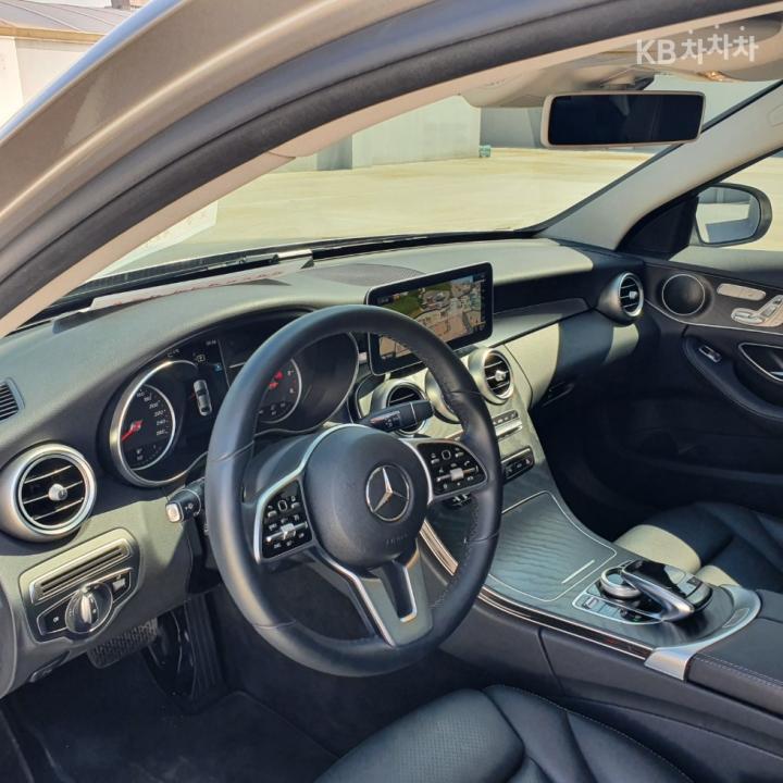 Mercedes-Benz C-Class C220d Avantgarde W205 10