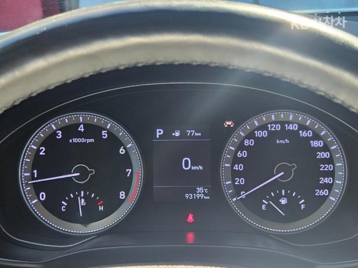 Hyundai Grandeur IG 2.4 Premium Base Type 9