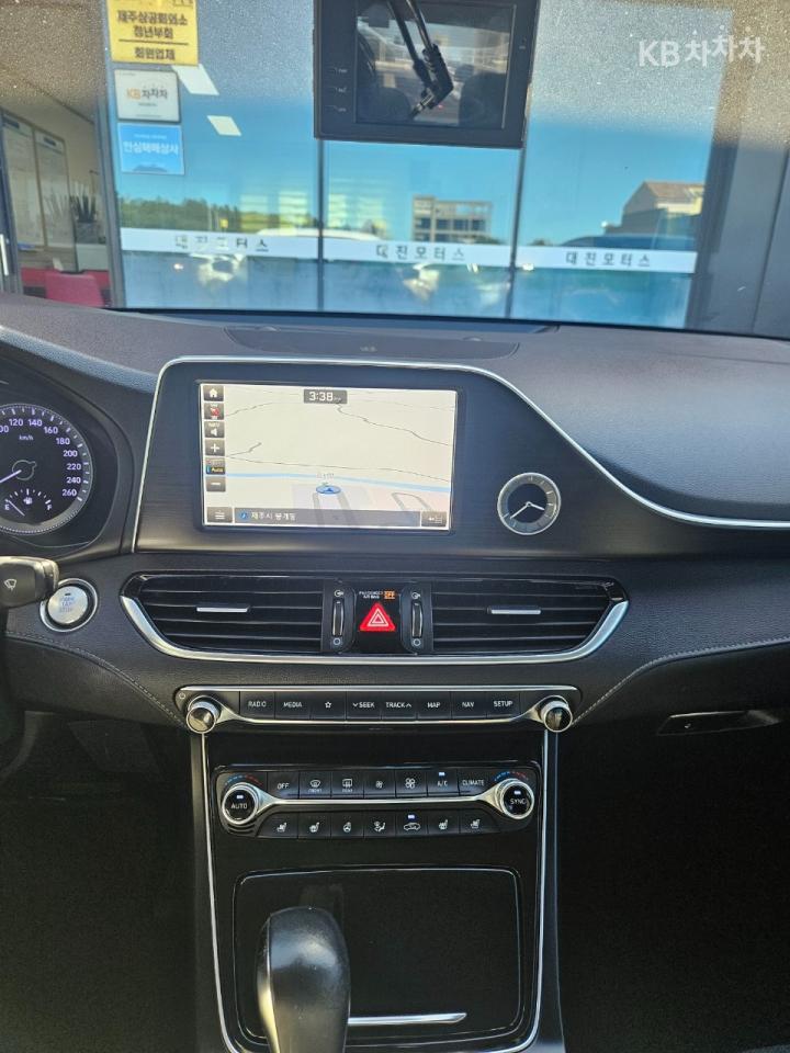 Hyundai Grandeur IG 2.4 Premium Base Type 10