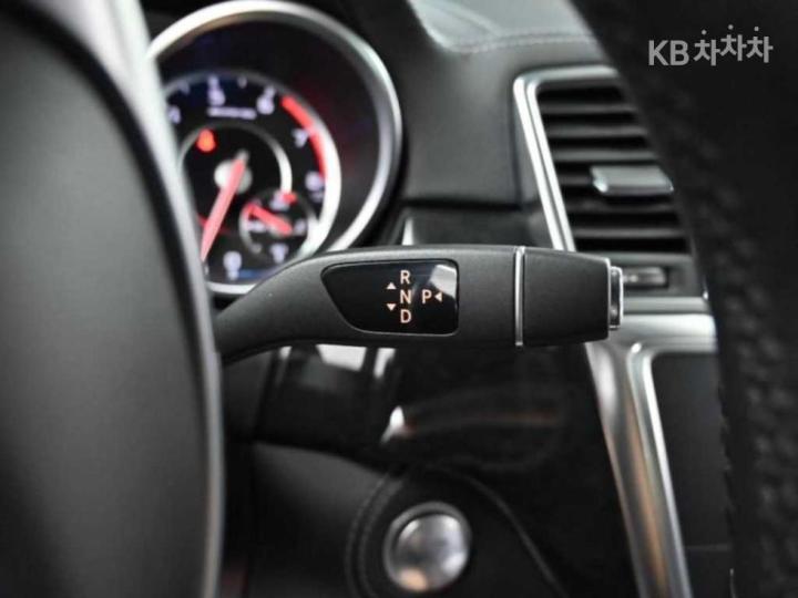 Mercedes-Benz M-Class New ML63 AMG W166 10