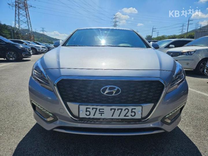 Hyundai Sonata LF Hybrid 2.0 HEV Modern
