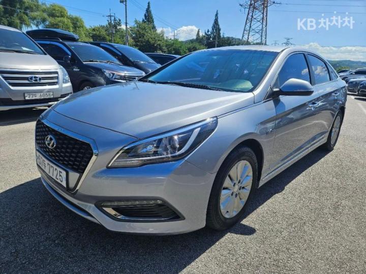 Hyundai Sonata LF Hybrid 2.0 HEV Modern 4