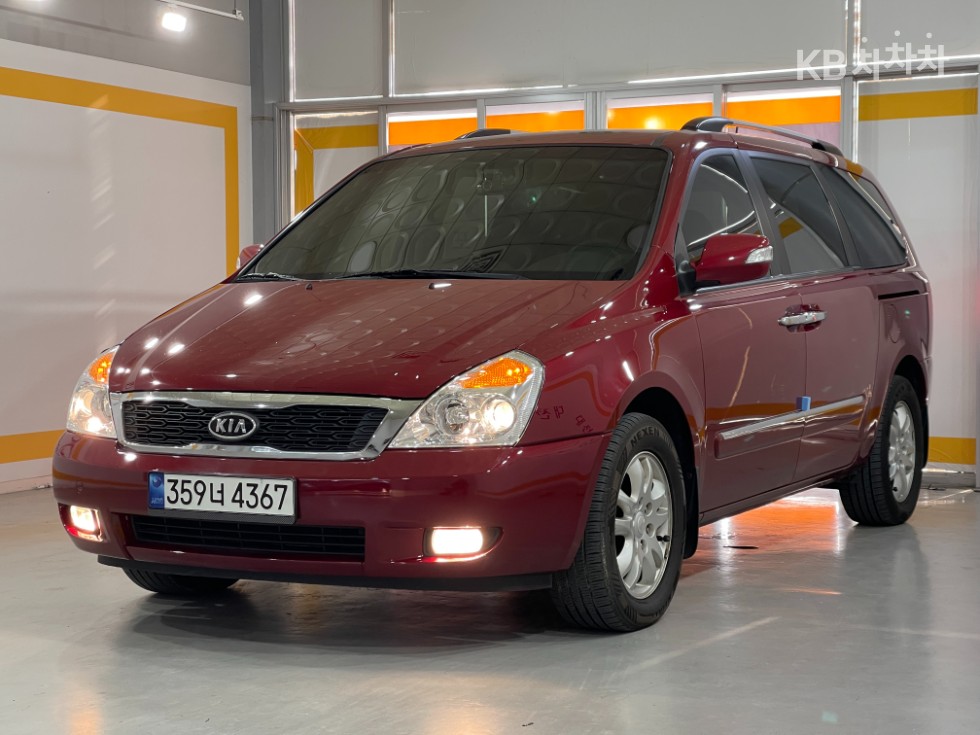 2012 kia carnival