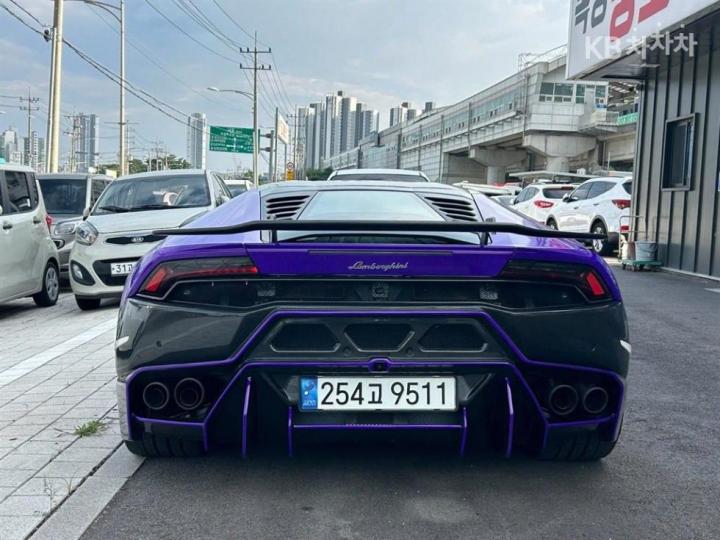 Lamborghini Huracán LP580-2 5