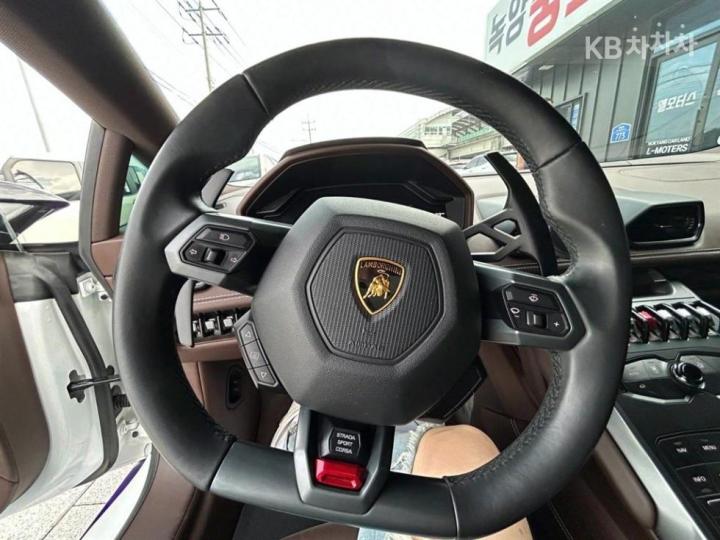 Lamborghini Huracán LP580-2 8