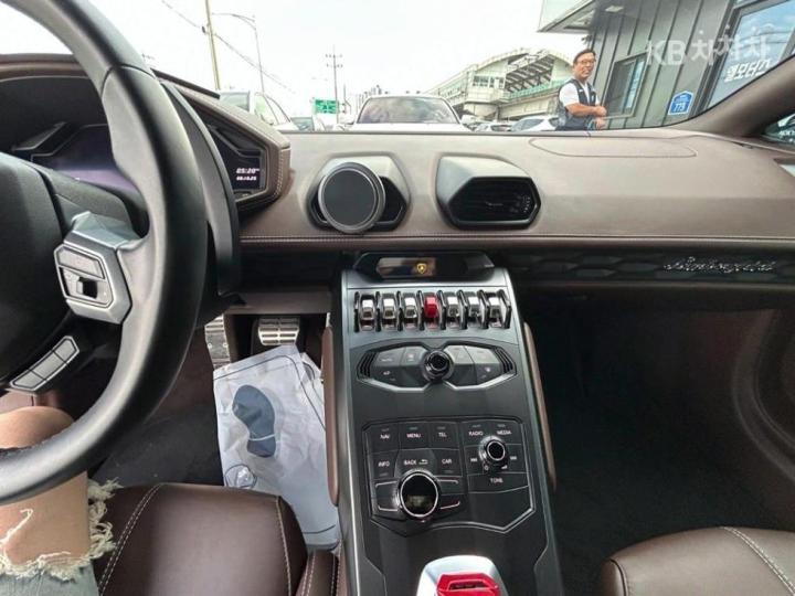 Lamborghini Huracán LP580-2 9