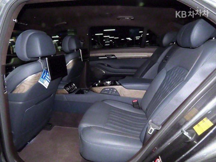 Genesis G90 3.8 GDi AWD Prestige 8