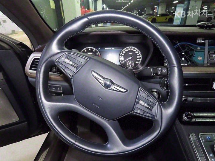 Genesis G90 3.8 GDi AWD Prestige 9