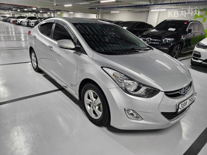 Hyundai Avante MD M16 GDi LUXURY 4