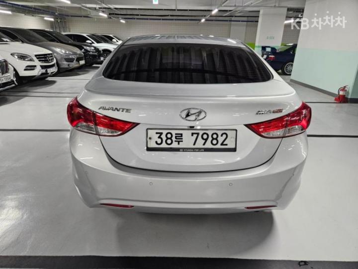 Hyundai Avante MD M16 GDi LUXURY 6